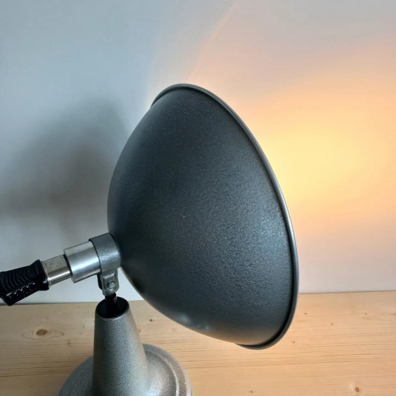 Image 1 of Vintage  Mcm Industriële (Warmte) Lamp 