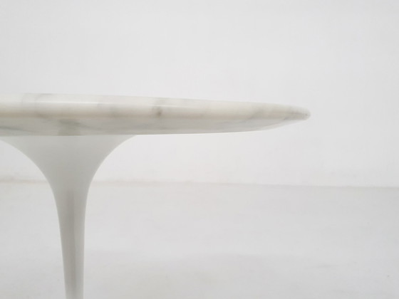 Image 1 of Marmeren ronde bijzettafel van Eero Saarinen voor Knoll International, V.S. 1950