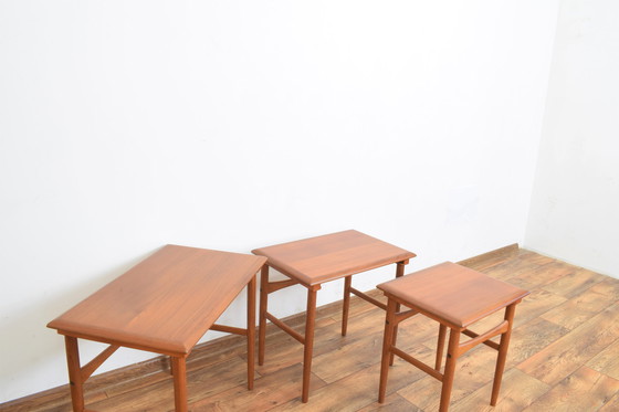 Image 1 of Mid Century Deense Teakhouten Nesttafels, set van 3