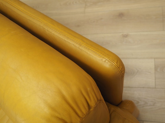 Image 1 of Gele leren bank, Italiaans ontwerp, 1960S, Fabrikant: B&B Italia, Ontwerper: Tobia Scarpa