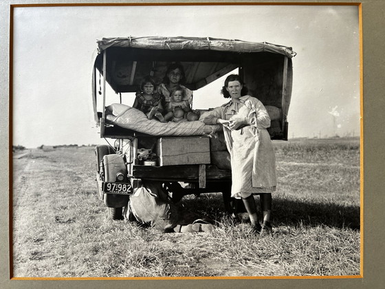 Image 1 of Dorothea Lange, Foto met postzegel gereproduceerd uit de collectie van de Library Of Congress,