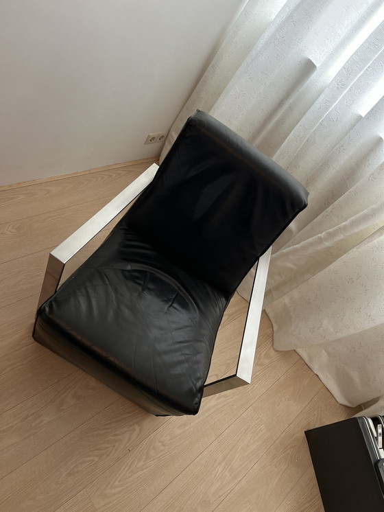 Image 1 of Stoer Maar Fijne Leren Zwarte Fauteuil