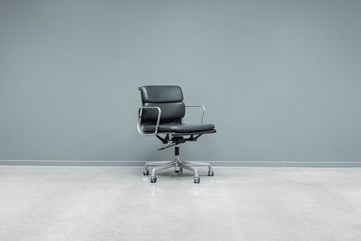 Eames Ea217 Softpad Bureaustoel