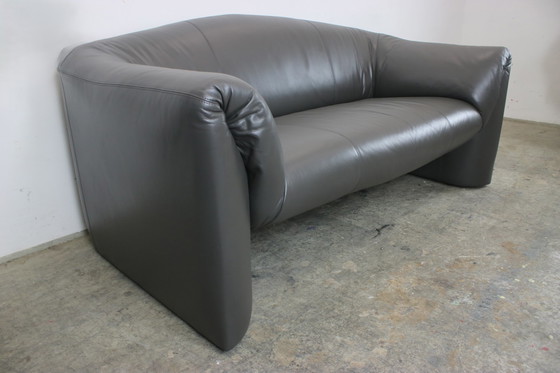 Image 1 of Leolux knipoog