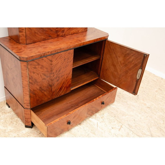 Image 1 of Vintage Art Deco buffetkast van massief hout en walnootfineer, Tsjecho-Slowakije 1930