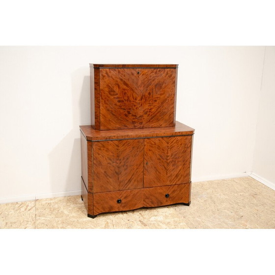 Image 1 of Vintage Art Deco buffetkast van massief hout en walnootfineer, Tsjecho-Slowakije 1930