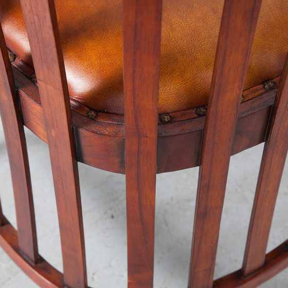 Image 1 of Globe Wernicke Conferentiestoel