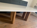 Design eettafel met houten onderstel