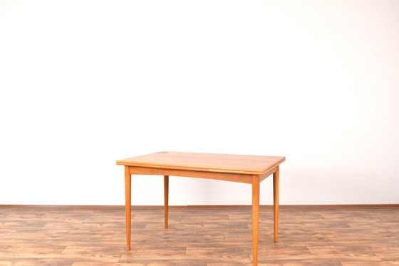 Image 1 of Mid Century Deense Teakhouten uitschuifbare eettafel, 1960S.