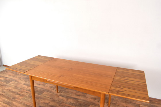 Image 1 of Mid Century Deense Teakhouten uitschuifbare eettafel, 1960S.