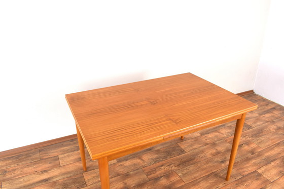 Image 1 of Mid Century Deense Teakhouten uitschuifbare eettafel, 1960S.