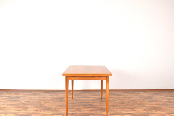 Image 1 of Mid Century Deense Teakhouten uitschuifbare eettafel, 1960S.