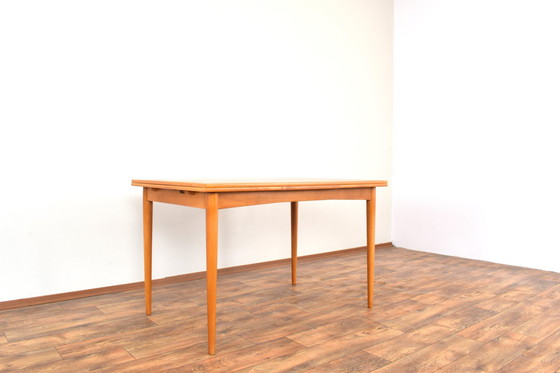 Image 1 of Mid Century Deense Teakhouten uitschuifbare eettafel, 1960S.