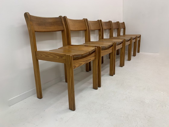 Image 1 of Set van 6 grenenhouten eetkamerstoelen , jaren 1970