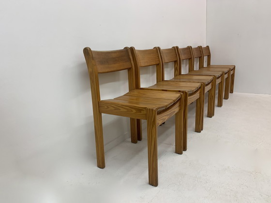 Image 1 of Set van 6 grenenhouten eetkamerstoelen , jaren 1970