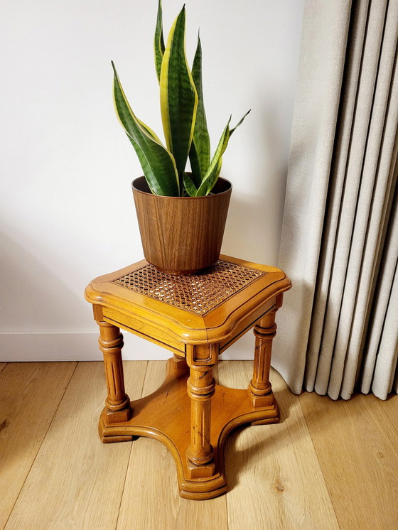 Image 1 of Vintage Massief Houten Bijzettafeltje Of Plantentafel Met Webbing