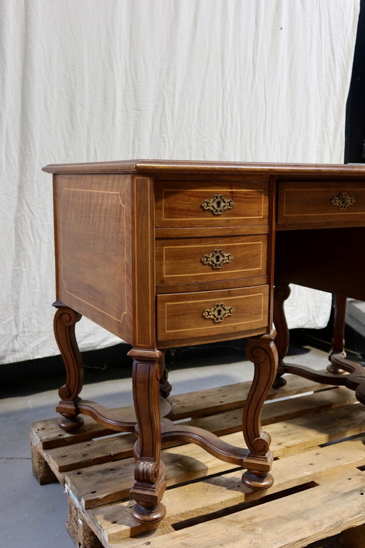 Antiek Mazarin bureau in hout