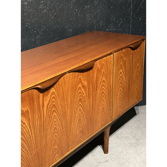 Image 1 of Vintage McIntosh dressoir van Tom Robertson, Schotland