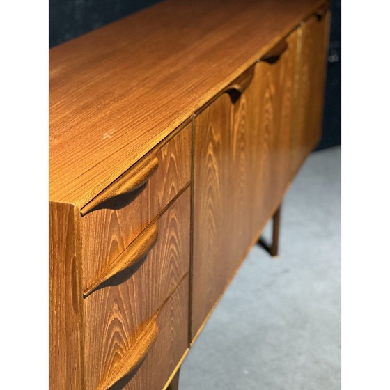 Image 1 of Vintage McIntosh dressoir van Tom Robertson, Schotland