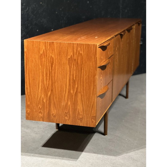 Image 1 of Vintage McIntosh dressoir van Tom Robertson, Schotland