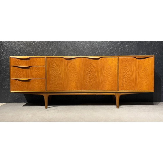 Image 1 of Vintage McIntosh dressoir van Tom Robertson, Schotland