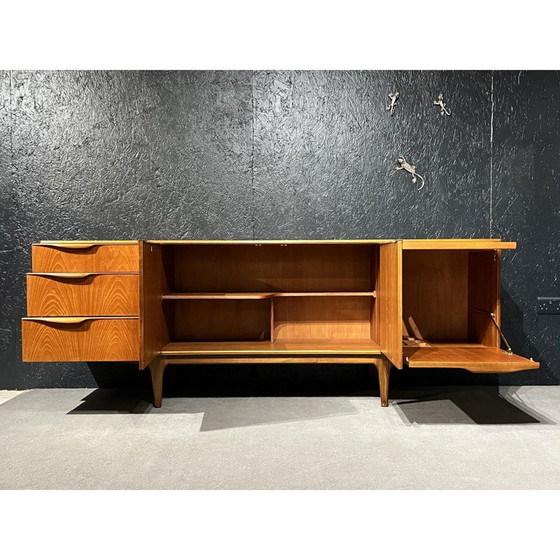 Image 1 of Vintage McIntosh dressoir van Tom Robertson, Schotland