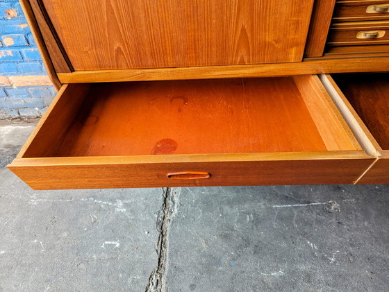 Image 1 of Midcentury teak dressoir met bar 1960s