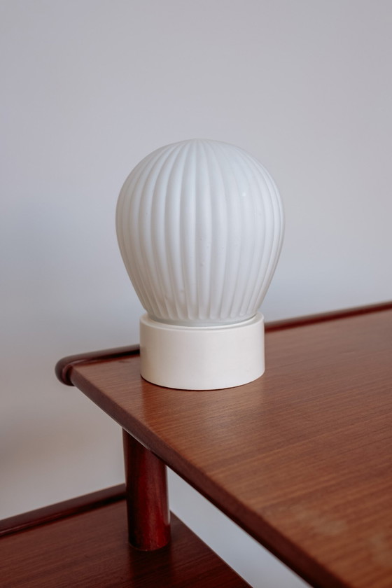 Image 1 of Vintage Plafondlamp Van Geribbeld Melkglas 