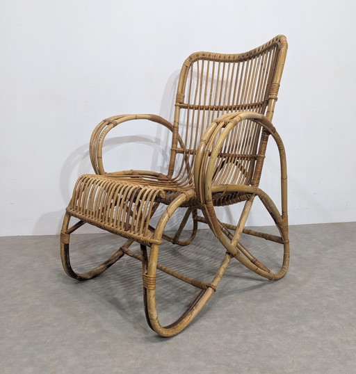 Fauteuil van rotan en bamboe.