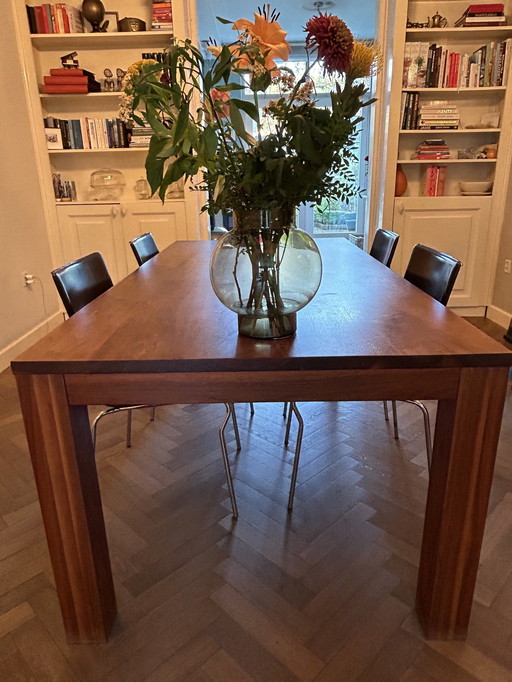 Handgemaakte Eettafel, Noten Houten In Olie