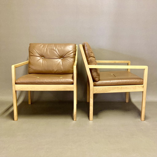 Duo van leren fauteuils Scandinavisch ontwerp "Bernt Petersen" 1960.