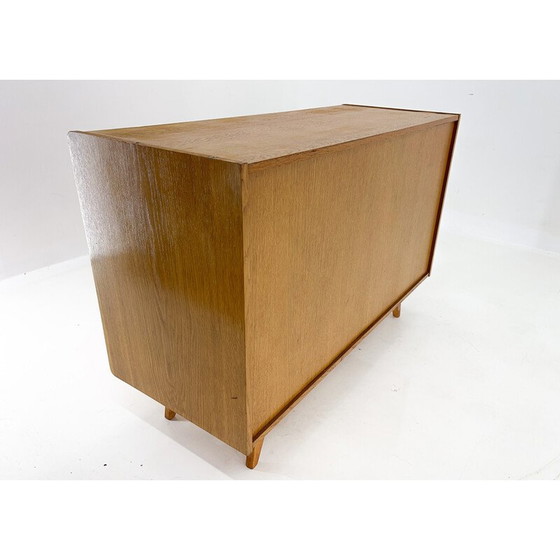 Image 1 of Mid-eeuws dressoir met schuifdeuren van Jindřich Jiroutek, 1960