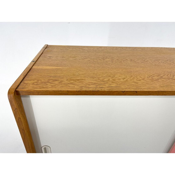 Image 1 of Mid-eeuws dressoir met schuifdeuren van Jindřich Jiroutek, 1960