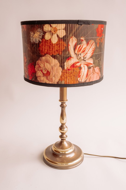 Vintage messing tafellamp met nieuwe bloemenkap