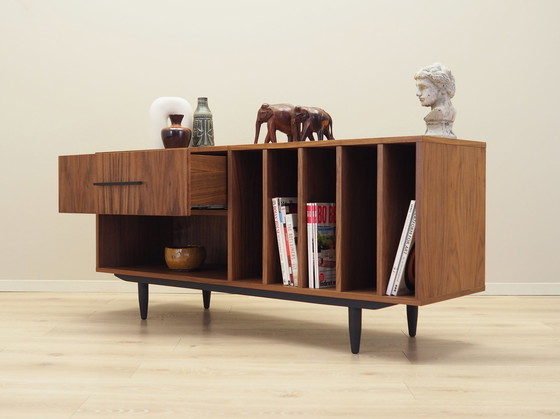 Image 1 of Walnotenhouten dressoir, Scandinavisch ontwerp