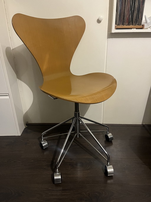 Fritz Hansen Series 7 Vlinderstoel Bureaustoel door Arne Jacobsen