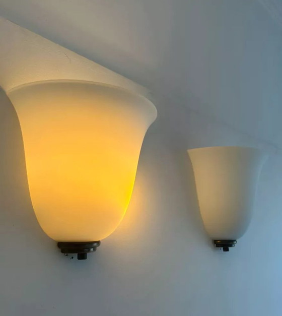 Image 1 of 2X Vintage Vianne Glas, Opaline en Messing Wandlampen, Domec Frankrijk 1970