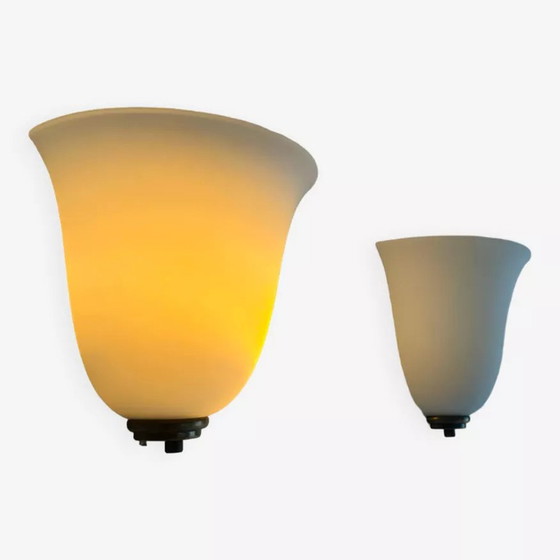 Image 1 of 2X Vintage Vianne Glas, Opaline en Messing Wandlampen, Domec Frankrijk 1970