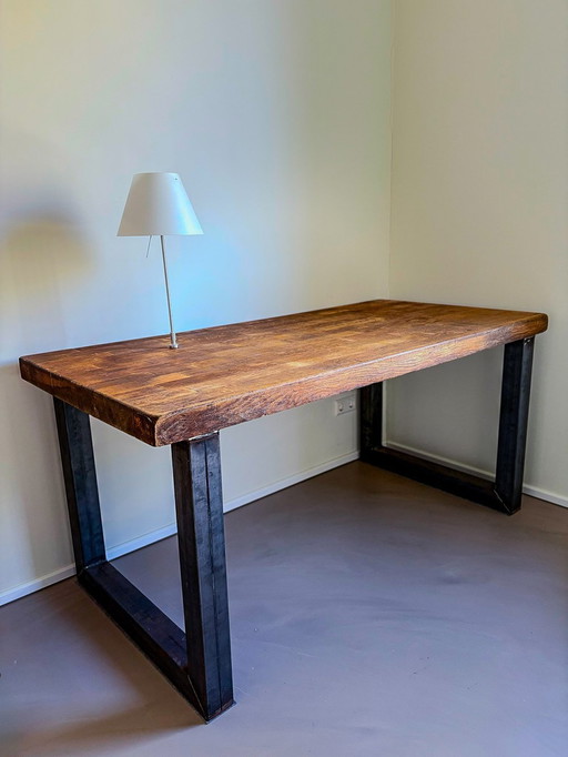 Massief Eiken Houten Bureau Met Geïntegreerde Designlamp