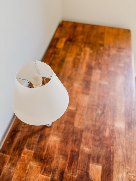 Image 1 of Massief Eiken Houten Bureau Met Geïntegreerde Designlamp