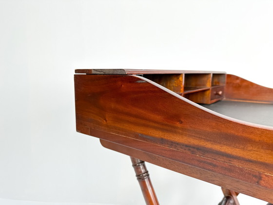 Image 1 of Vintage houten inklapbaar bureau met leren bovenkant