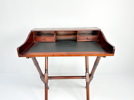 Image 1 of Vintage houten inklapbaar bureau met leren bovenkant