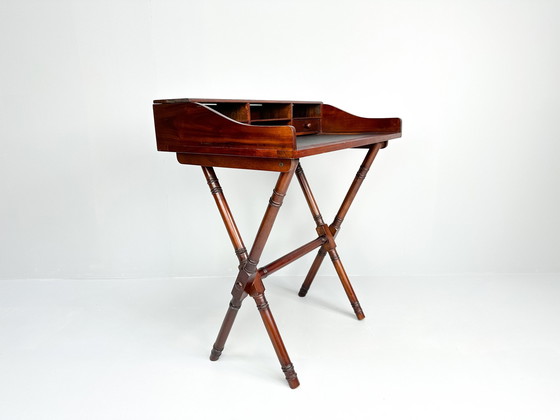 Image 1 of Vintage houten inklapbaar bureau met leren bovenkant