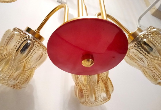 Image 1 of Szarvasi Mid Century kroonluchter met amberkleurige glazen bollen en rode onderkant | Vintage lamp uit de jaren 70, Hongarije