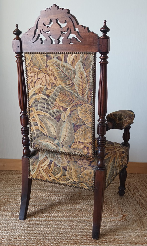 Image 1 of Notenhouten leunstoel neorenaissance stijl 20e eeuw