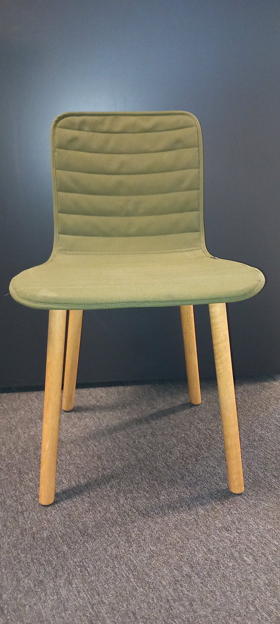 Image 1 of 8X Vitra  Hal Stoel Met Eiken Onderstel