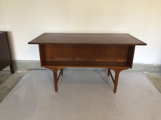 Image 1 of Deens teak bureau