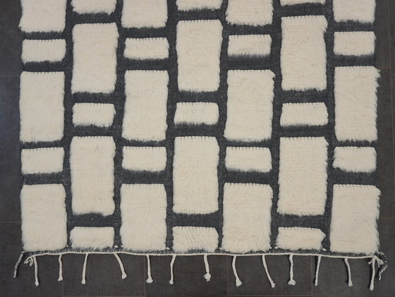 Image 1 of Berber Vloerkleed - 247 Cm X 145 Cm - Wit En Zwart Wol