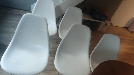 4x Vitra DSR Eames eetkamerstoel