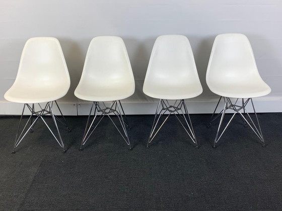 Image 1 of 4x Vitra DSR Eames eetkamerstoel